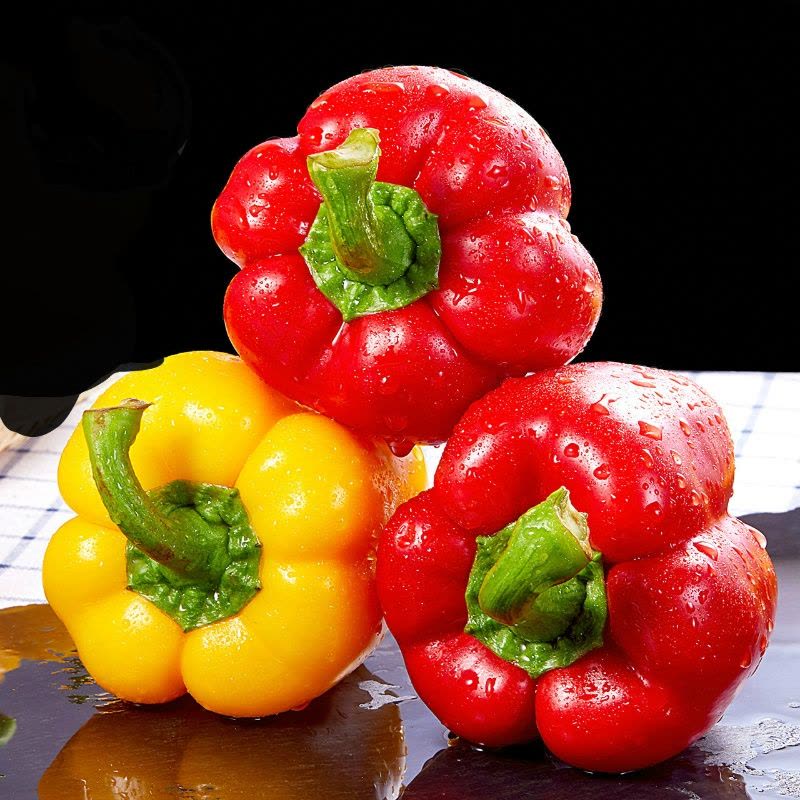 Colorful Sweet Bell Peppers (रङ्गीन गुलियो क्याप्सिकम)
